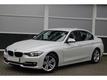 BMW 3-serie 320D High Executive  Xenon S.stoelen NAV. 17`LMV