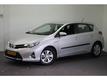Toyota Auris 1.8 HYBRID 136PK AUTOMAAT ASPIRATION !! Nieuw type !! *Navigatie  ECC  Cruise controle  Lm-velgen* !